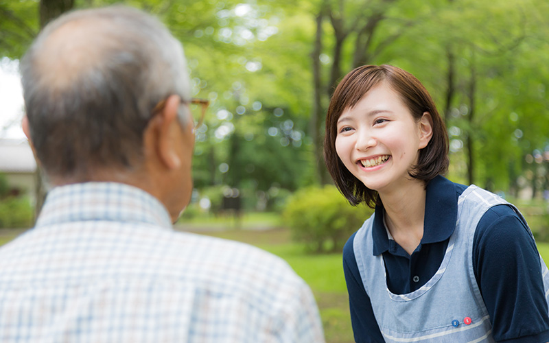 介護の仕事で役立つ4つのコミュニケーション技法