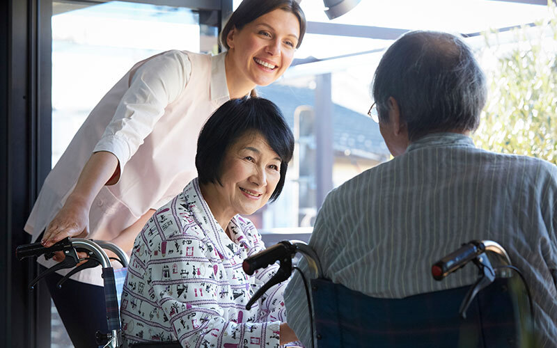 介護業界の人手不足を解決する企業における「外国人採用」