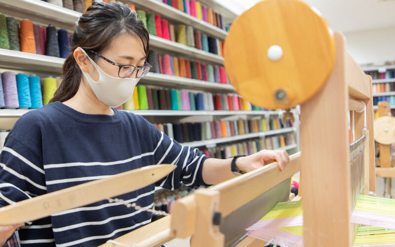 自由な作品づくりを楽しめる「さをり織り」を東京の教室で体験！