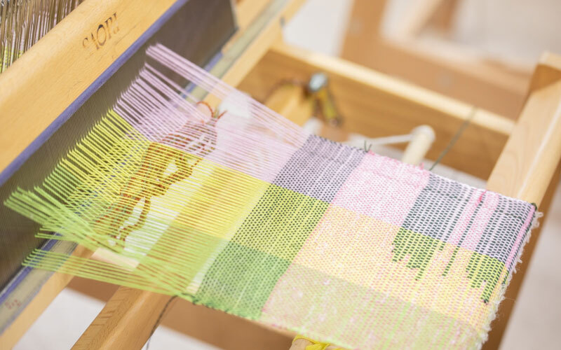 自由な作品づくりを楽しめる「さをり織り」を東京の教室で体験！