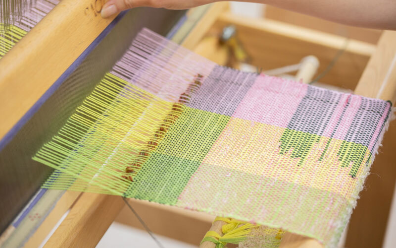 自由な作品づくりを楽しめる「さをり織り」を東京の教室で体験！