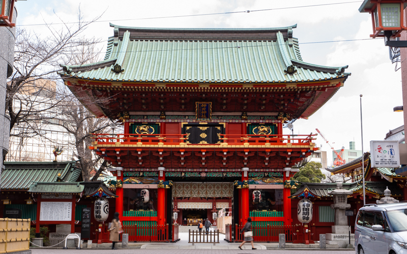 「隨神門」は伝統的なテーマをもとにしたオリジナルデザインが施されており、大きな見所の1つとなっている。