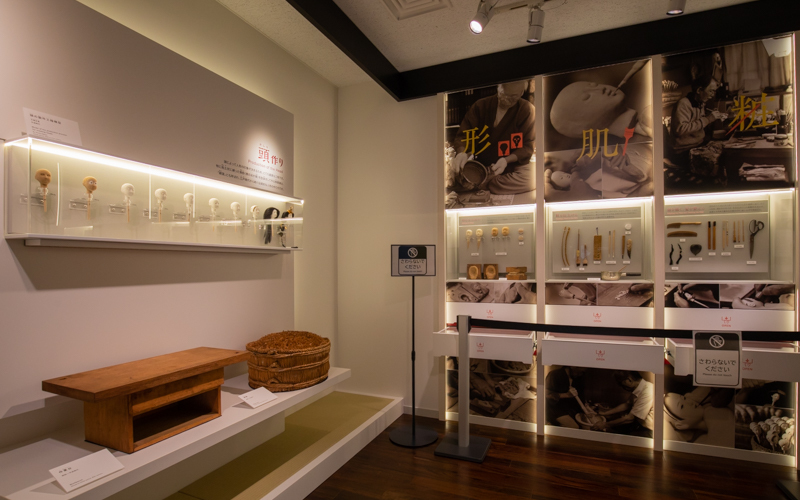 展示室1は常設展示となっており、人形ができるまでの工程を知ることができる。