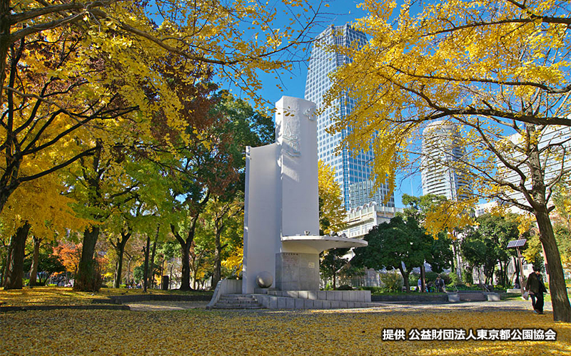 御成門駅から近い4号地のこども平和塔。終戦記念日の8月には毎年、こども平和祭りが開催される。
