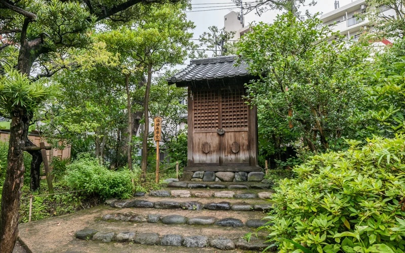 江戸時代から谷中と並び有名な「墨田川七福神」。その一つ「福禄寿」を祀った尊堂がある。	