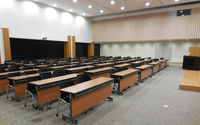 2階大会議室では、講演会や講習会などのイベントが開催される。	