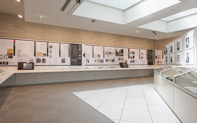 展示室1では日本のハンセン病の歴史や、政策についての展示がされている。通路も広く車椅子でもゆっくりと観覧することができる。