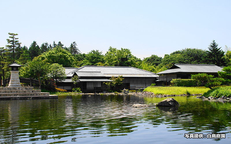 園内の中央に位置する「清羽亭」は京都数寄屋大工と尾張大工による本格的な数寄屋建築になっている。									