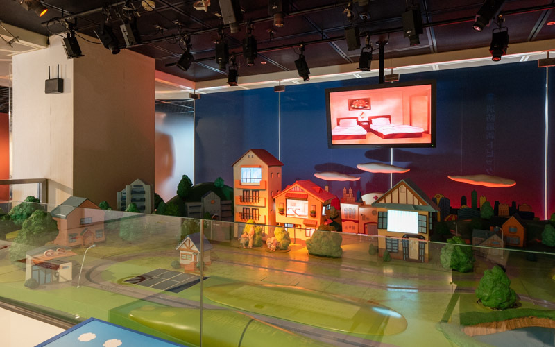 3階「現代の消防」では、消防活動の仕組みをアニメと動く模型を使ってわかりやすく紹介しているショーステージが展示されている。
