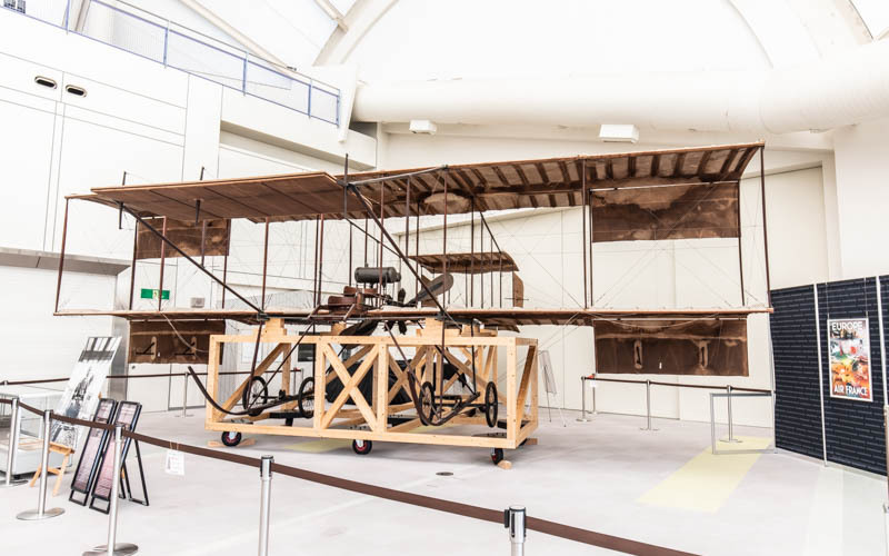 日本初の動力飛行を成しとげた「アンリ・ファルマン機」の実機。