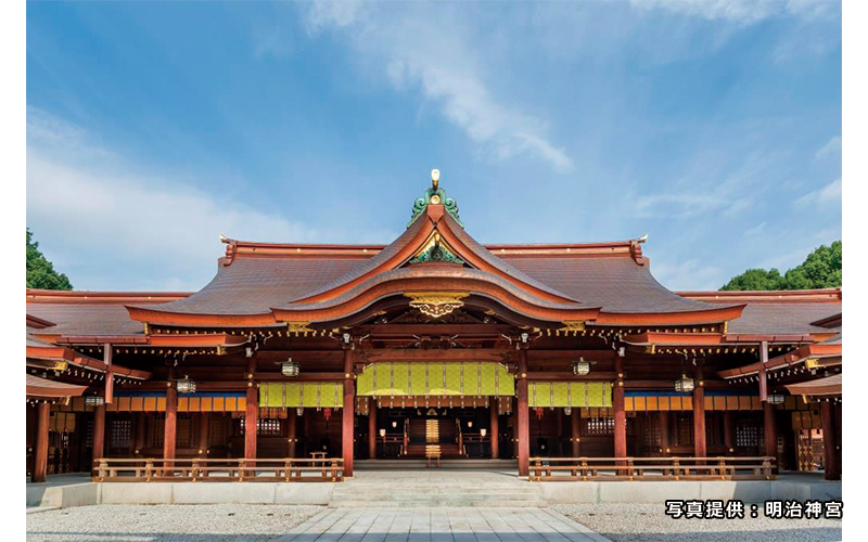 明治天皇と皇后の昭憲皇太后を祀るため1920年に創建された明治神宮。