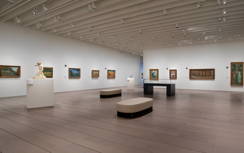 「石橋財団コレクション選」と題し、約2,800点の収蔵品の中から選ばれた展⽰が行われる4階展⽰室。