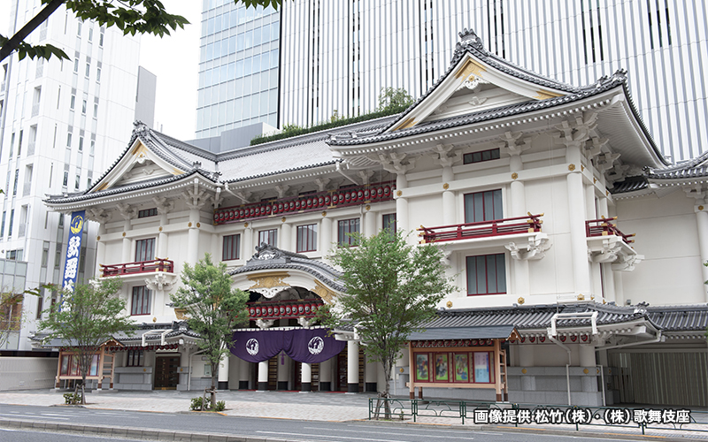 意匠設計・隈研吾氏によるバリアフリー化された第5期歌舞伎座。